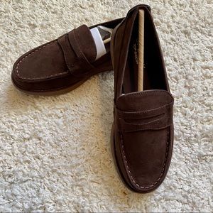 NWT. Sperry Kids Boy's Capstan Brown Loafer Size 4M